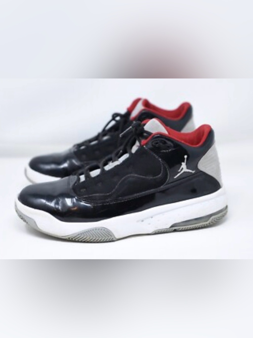 Jordan Mens Athletic Shoes in Red and Black